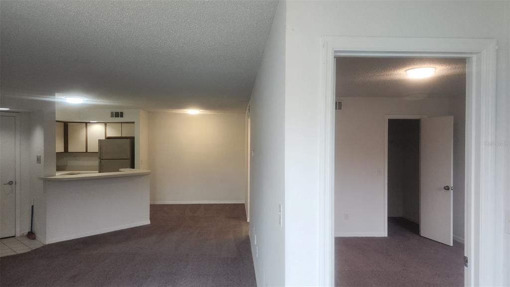 For Rent: $1,350 (1 beds, 1 baths, 735 Square Feet)