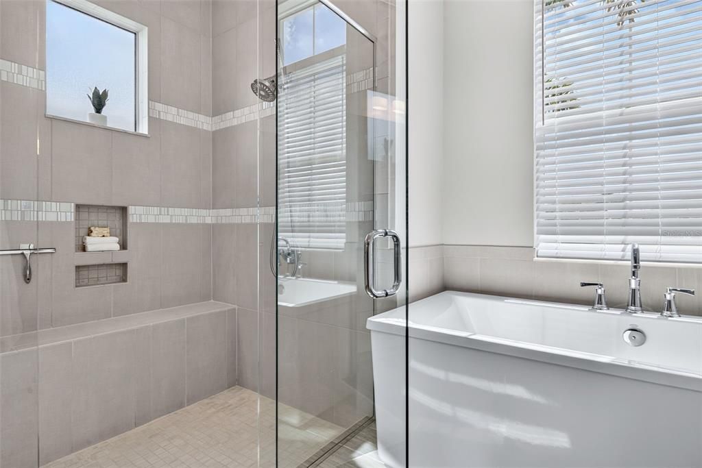 For Sale: $1,350,000 (3 beds, 3 baths, 2872 Square Feet)