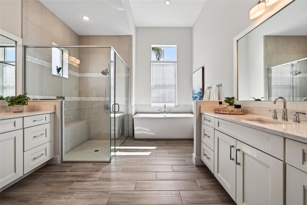 For Sale: $1,350,000 (3 beds, 3 baths, 2872 Square Feet)