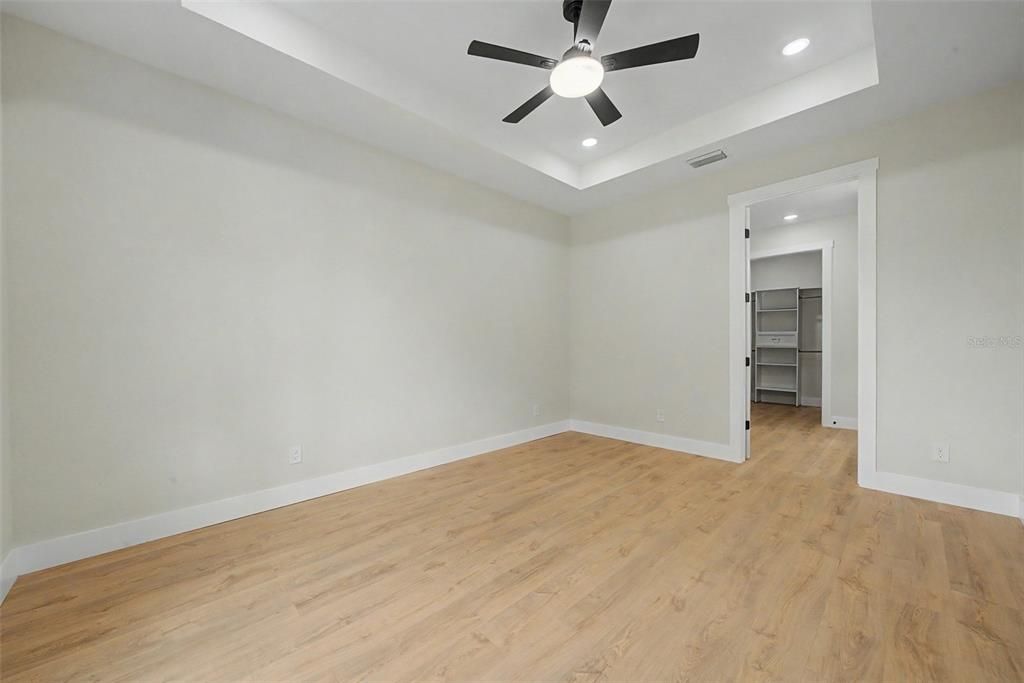 For Sale: $349,900 (3 beds, 2 baths, 1676 Square Feet)