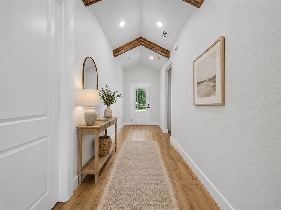For Sale: $349,900 (3 beds, 2 baths, 1676 Square Feet)