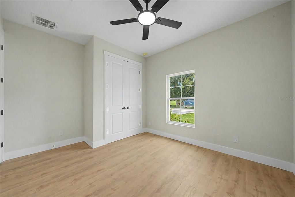 For Sale: $349,900 (3 beds, 2 baths, 1676 Square Feet)