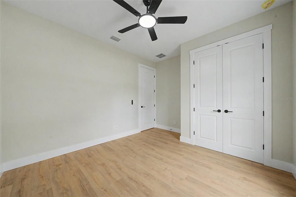 For Sale: $349,900 (3 beds, 2 baths, 1676 Square Feet)