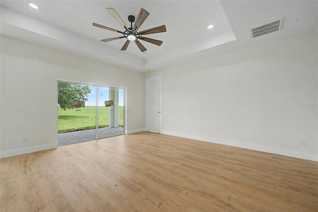 For Sale: $349,900 (3 beds, 2 baths, 1676 Square Feet)
