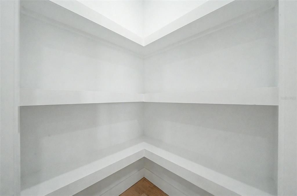 For Sale: $349,900 (3 beds, 2 baths, 1676 Square Feet)