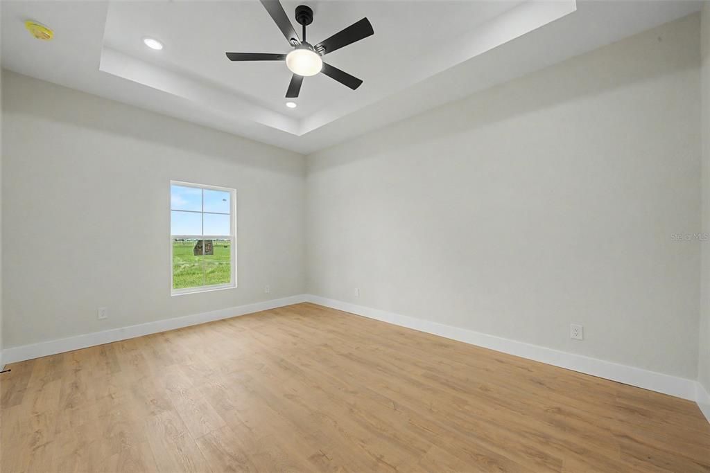 For Sale: $349,900 (3 beds, 2 baths, 1676 Square Feet)