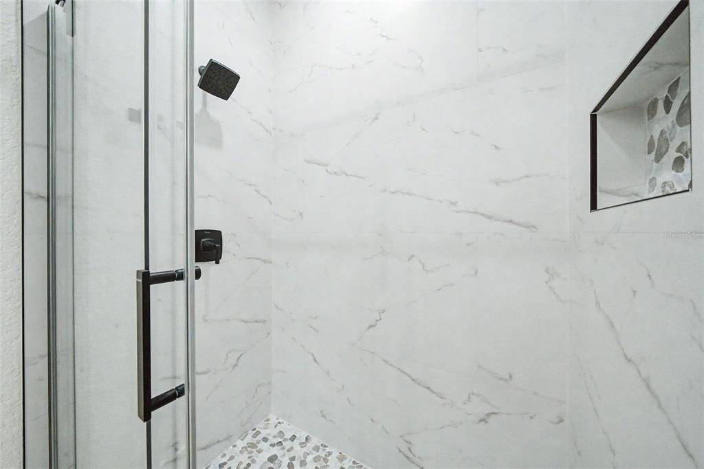 For Sale: $349,900 (3 beds, 2 baths, 1676 Square Feet)