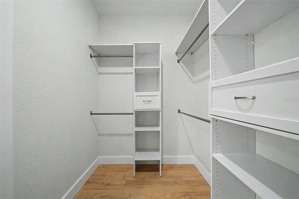 For Sale: $349,900 (3 beds, 2 baths, 1676 Square Feet)