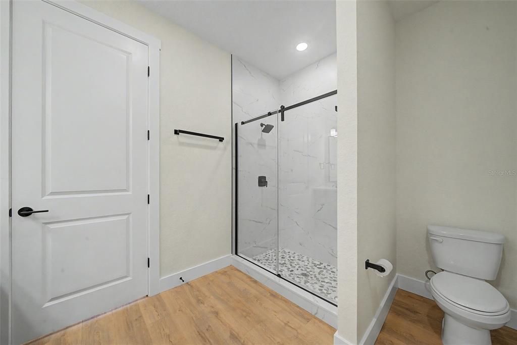 For Sale: $349,900 (3 beds, 2 baths, 1676 Square Feet)