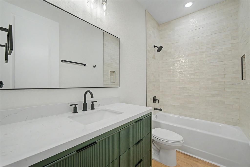 For Sale: $349,900 (3 beds, 2 baths, 1676 Square Feet)