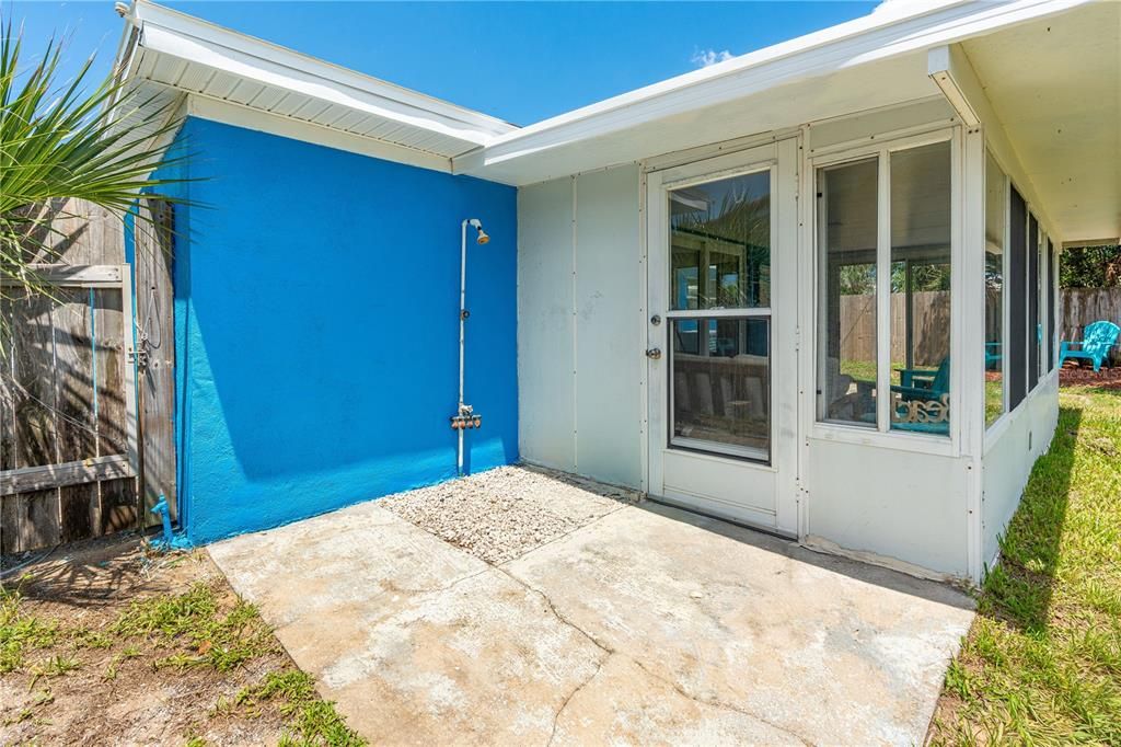 На продажу: $349,999 (2 спален, 1 ванн, 940 Квадратных фут)