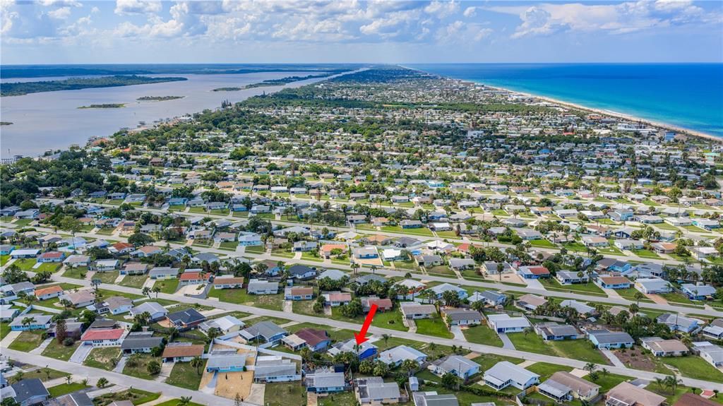 На продажу: $349,999 (2 спален, 1 ванн, 940 Квадратных фут)