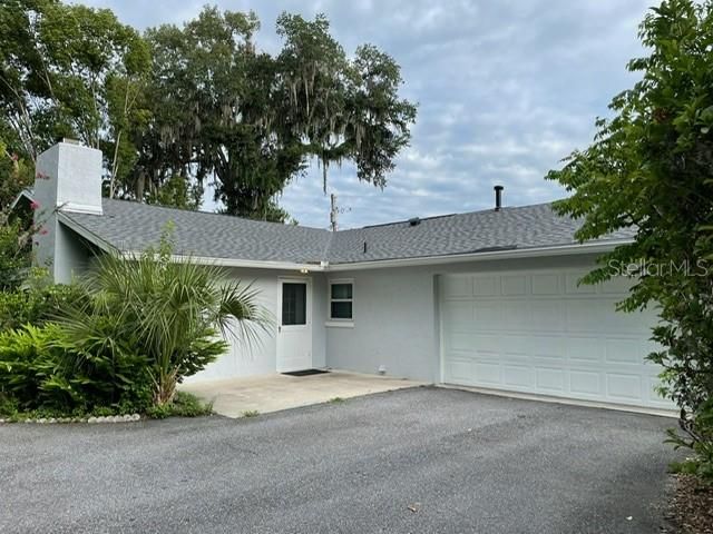 For Sale: $345,000 (3 beds, 2 baths, 1712 Square Feet)