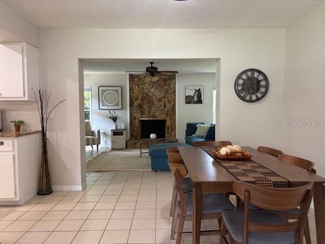 For Sale: $345,000 (3 beds, 2 baths, 1712 Square Feet)