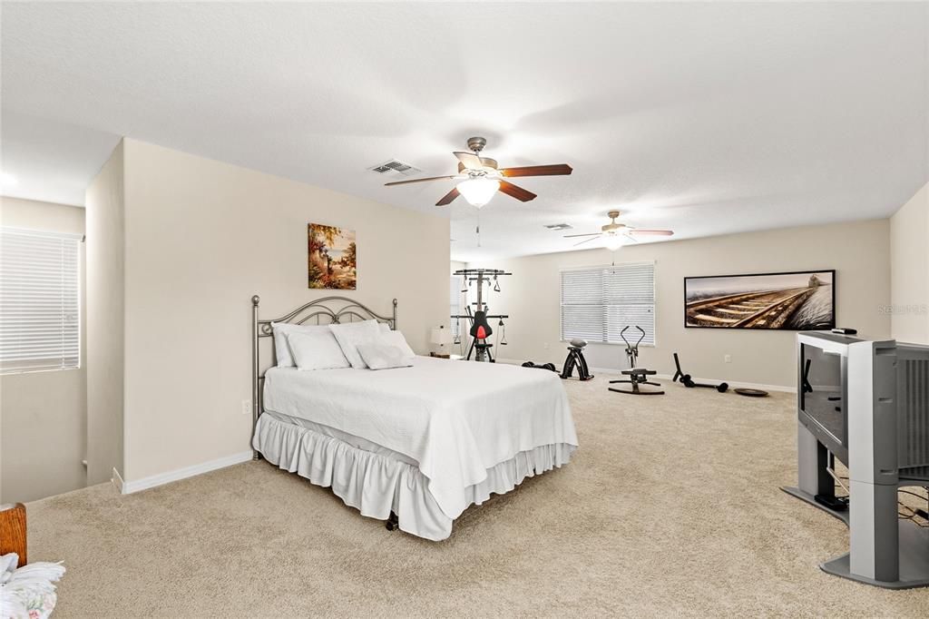For Sale: $799,000 (4 beds, 4 baths, 3409 Square Feet)