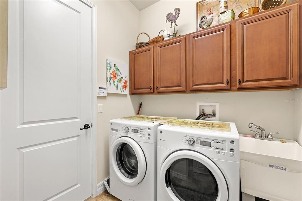 For Sale: $799,000 (4 beds, 4 baths, 3409 Square Feet)