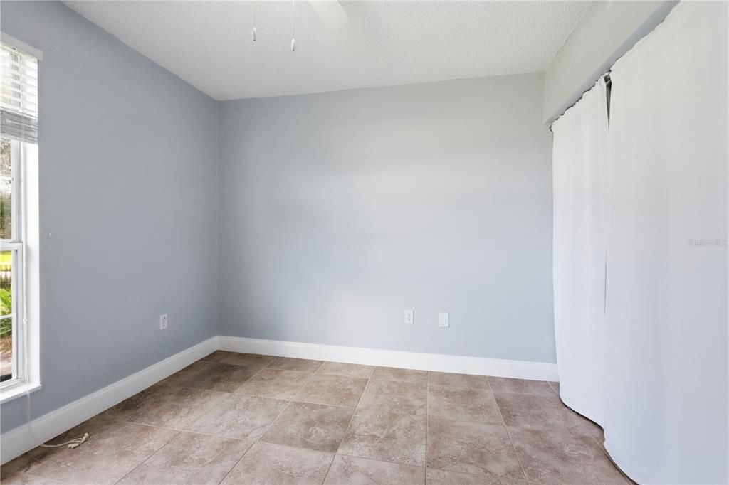 For Sale: $345,000 (4 beds, 2 baths, 1613 Square Feet)