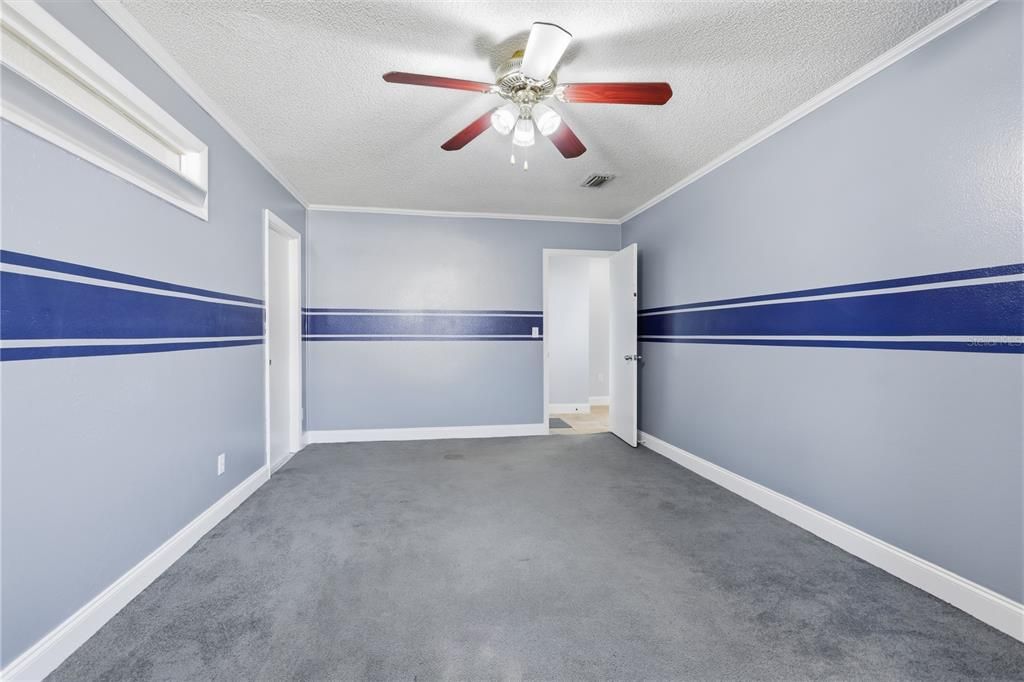 For Sale: $345,000 (4 beds, 2 baths, 1613 Square Feet)