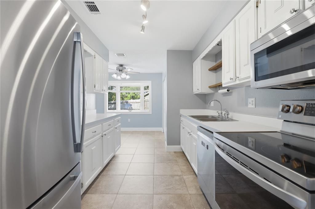 For Sale: $345,000 (4 beds, 2 baths, 1613 Square Feet)