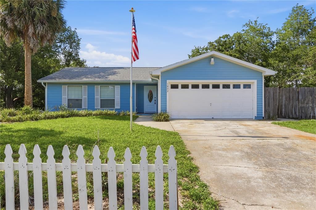For Sale: $345,000 (4 beds, 2 baths, 1613 Square Feet)