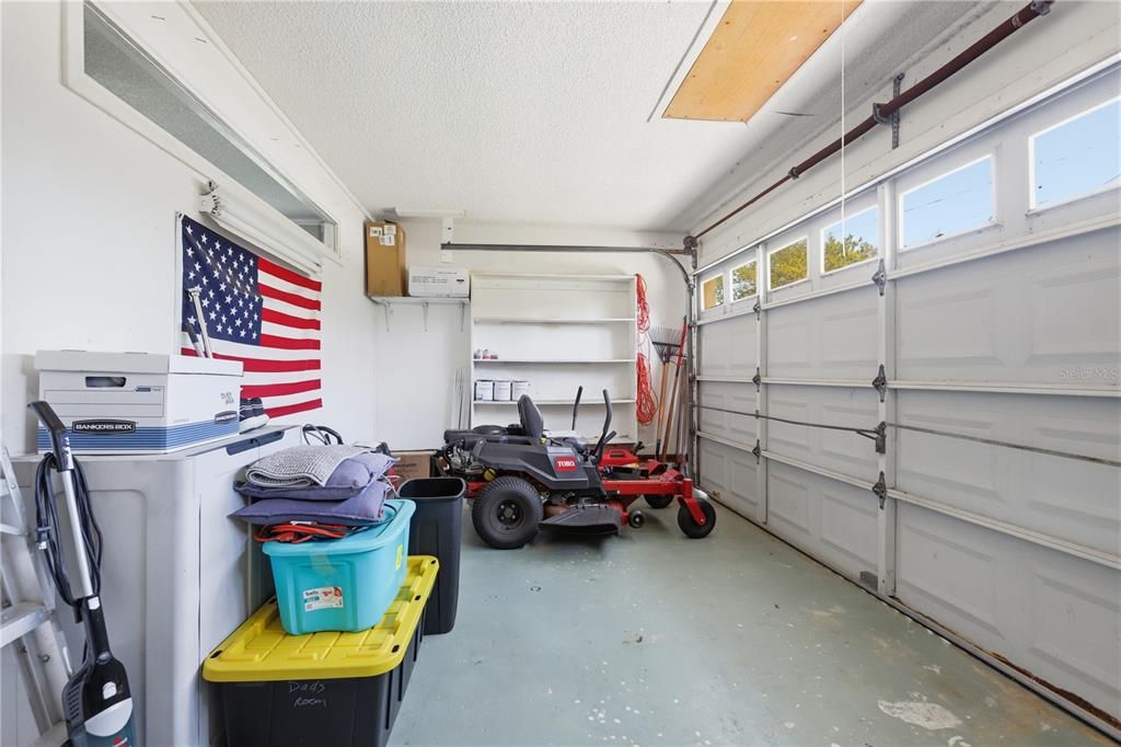 For Sale: $345,000 (4 beds, 2 baths, 1613 Square Feet)