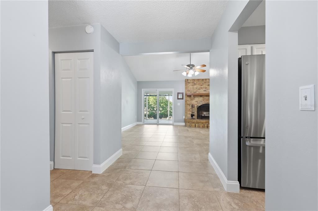 For Sale: $345,000 (4 beds, 2 baths, 1613 Square Feet)