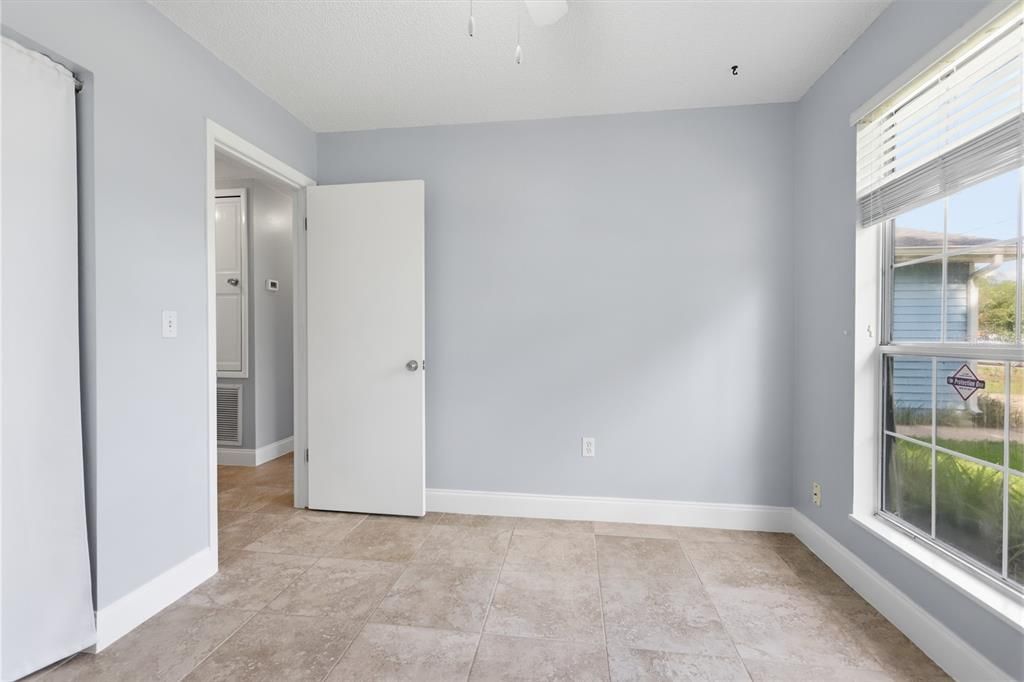 For Sale: $345,000 (4 beds, 2 baths, 1613 Square Feet)