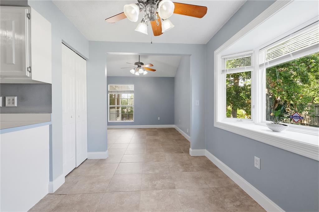 For Sale: $345,000 (4 beds, 2 baths, 1613 Square Feet)