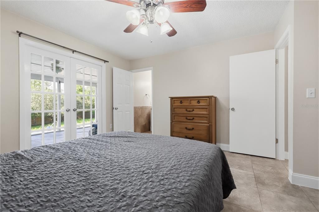 For Sale: $345,000 (4 beds, 2 baths, 1613 Square Feet)