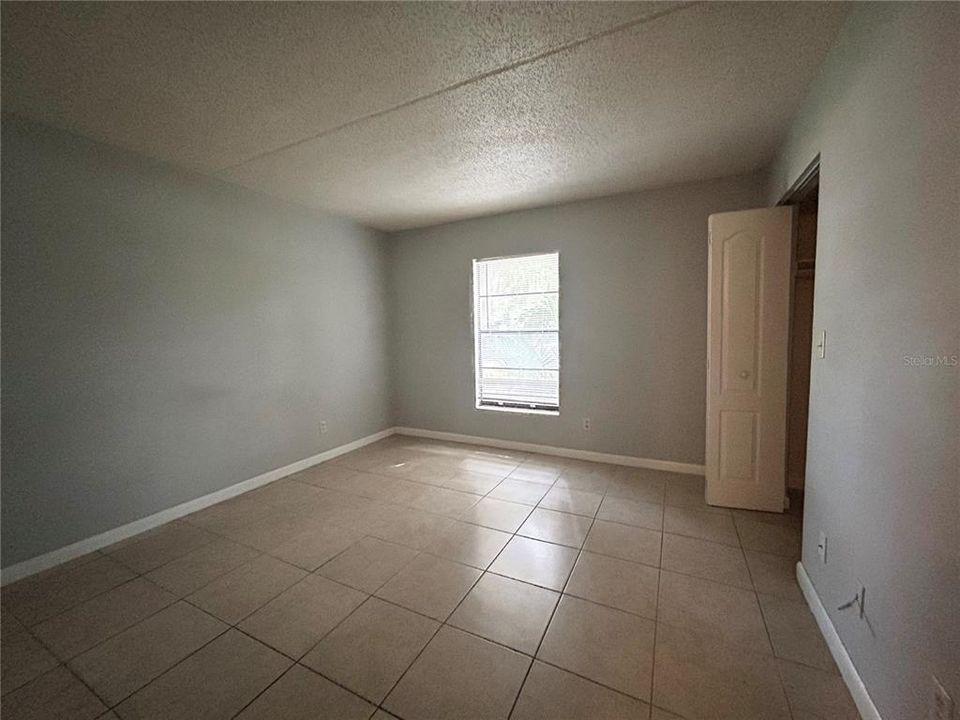 For Rent: $825 (2 beds, 1 baths, 800 Square Feet)
