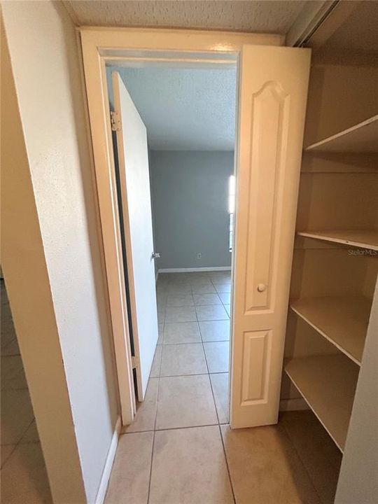 For Rent: $825 (2 beds, 1 baths, 800 Square Feet)