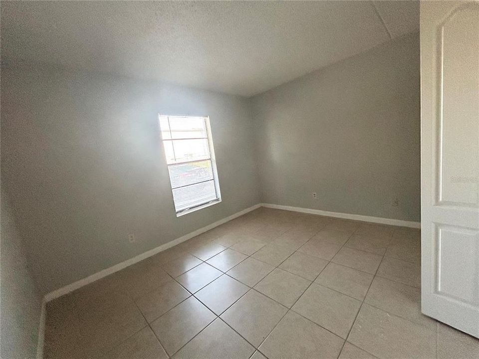 For Rent: $825 (2 beds, 1 baths, 800 Square Feet)