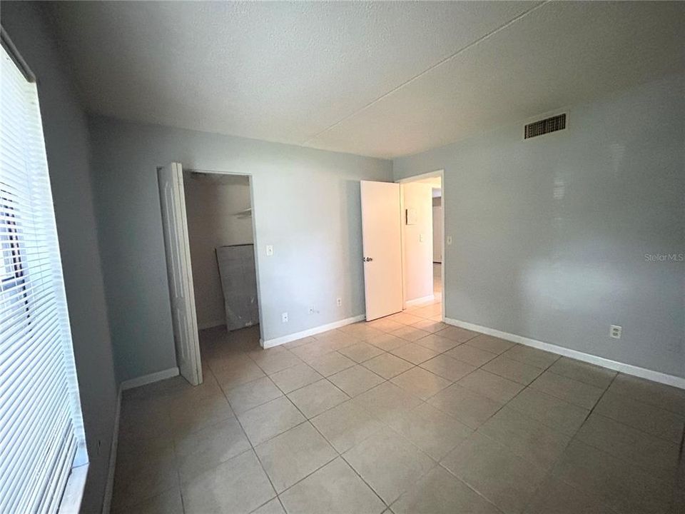 For Rent: $825 (2 beds, 1 baths, 800 Square Feet)