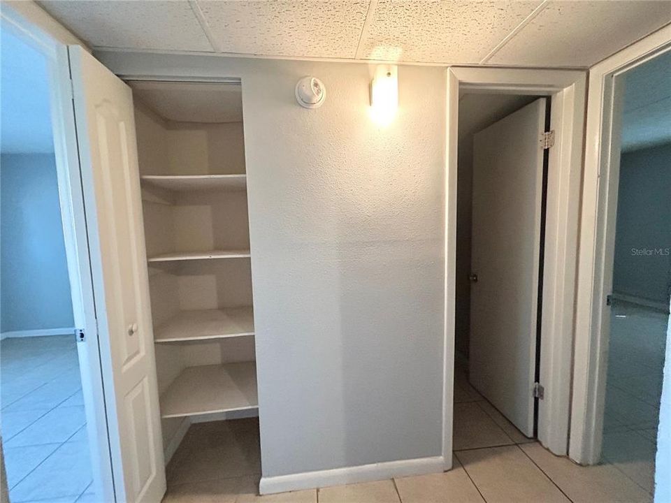 For Rent: $825 (2 beds, 1 baths, 800 Square Feet)