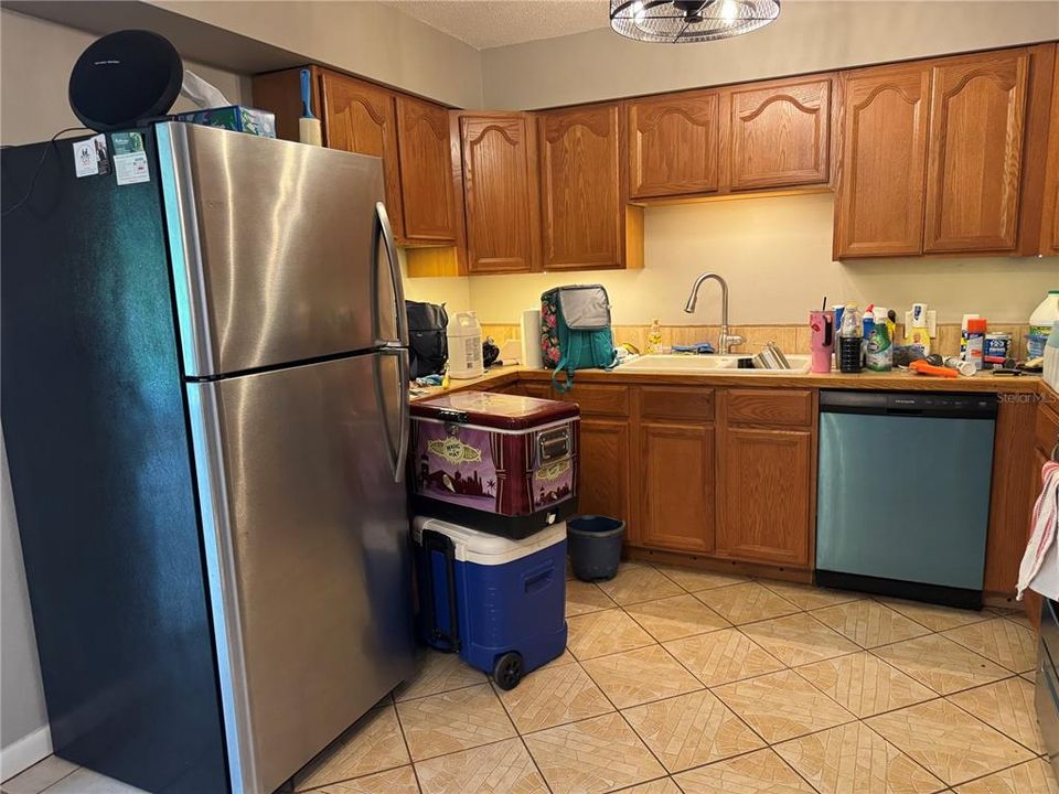 For Rent: $2,300 (4 beds, 2 baths, 1765 Square Feet)