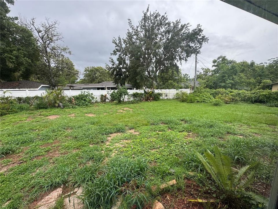 For Rent: $2,300 (4 beds, 2 baths, 1765 Square Feet)