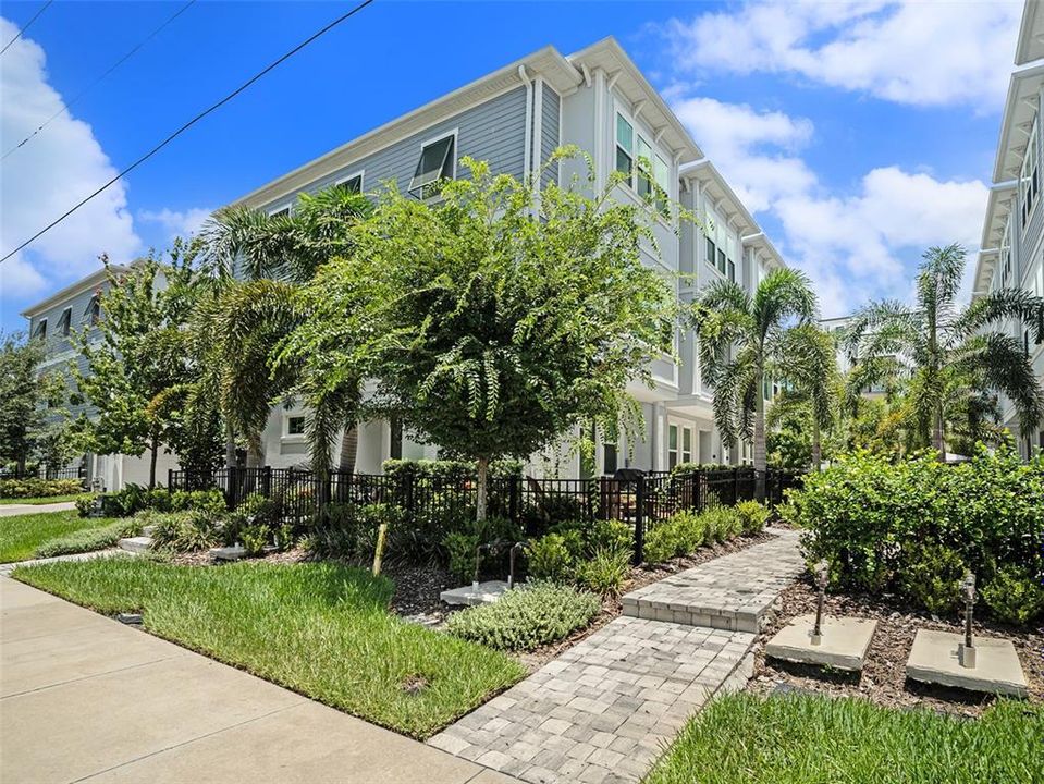 For Sale: $745,000 (3 beds, 3 baths, 2052 Square Feet)