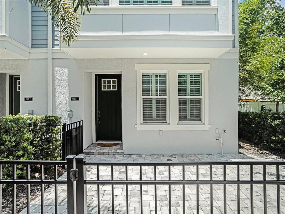 For Sale: $745,000 (3 beds, 3 baths, 2052 Square Feet)