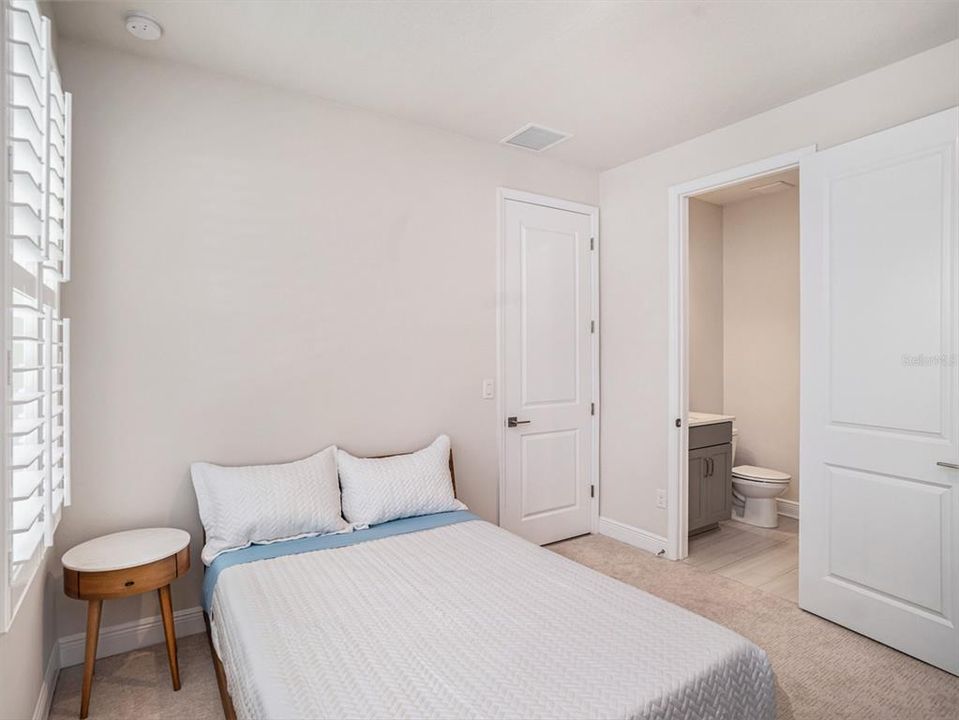 For Sale: $745,000 (3 beds, 3 baths, 2052 Square Feet)
