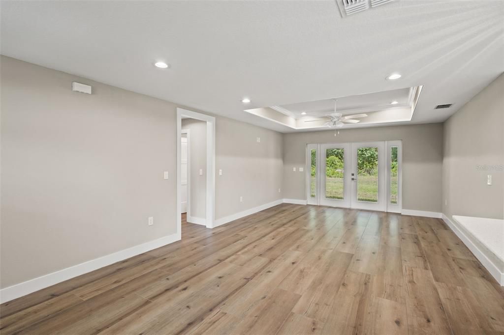 For Sale: $399,000 (3 beds, 2 baths, 1554 Square Feet)