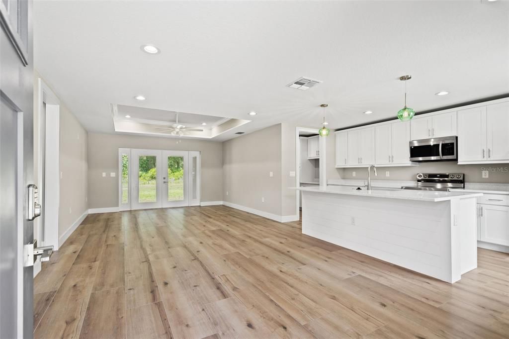 For Sale: $399,000 (3 beds, 2 baths, 1554 Square Feet)