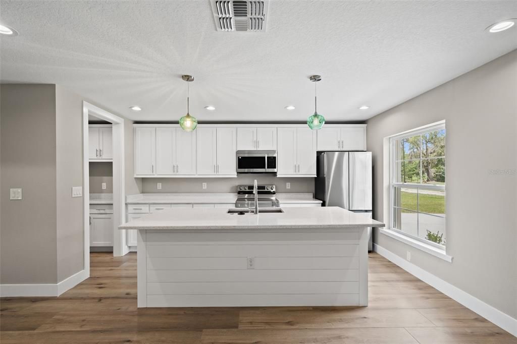 For Sale: $399,000 (3 beds, 2 baths, 1554 Square Feet)