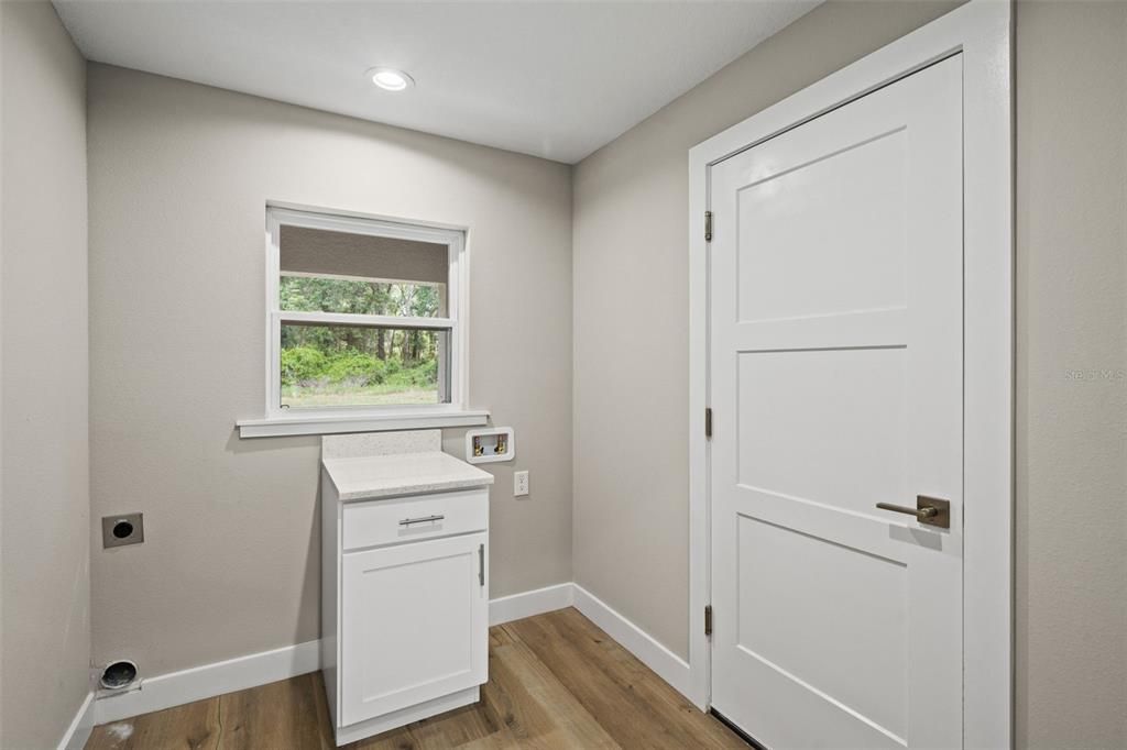 For Sale: $399,000 (3 beds, 2 baths, 1554 Square Feet)