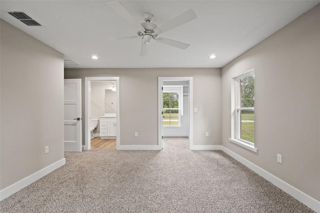 For Sale: $399,000 (3 beds, 2 baths, 1554 Square Feet)