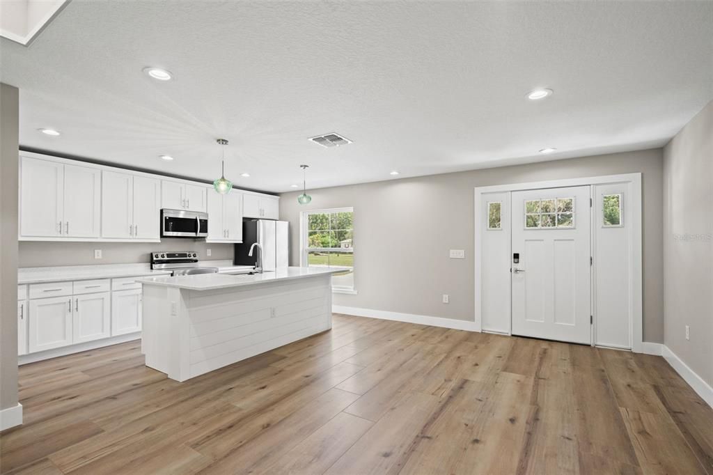 For Sale: $399,000 (3 beds, 2 baths, 1554 Square Feet)