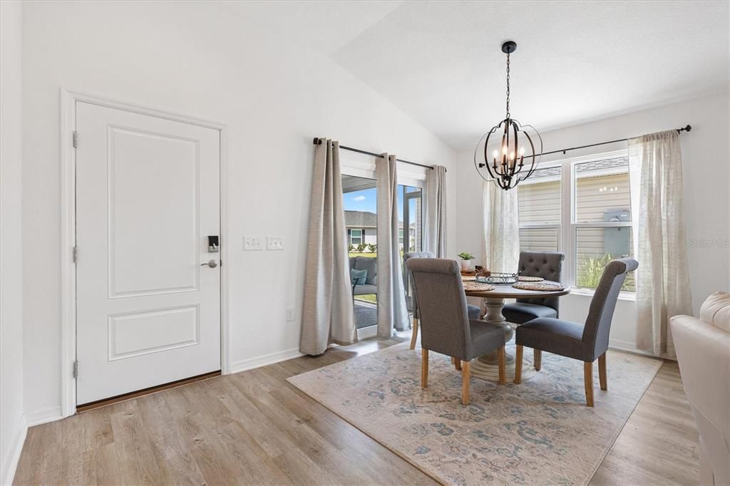 For Sale: $297,000 (2 beds, 2 baths, 1280 Square Feet)