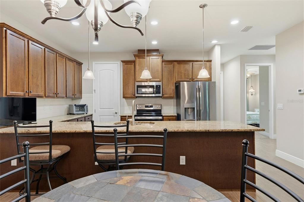 For Sale: $315,000 (2 beds, 2 baths, 1594 Square Feet)