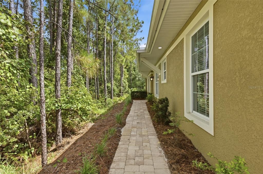 For Sale: $315,000 (2 beds, 2 baths, 1594 Square Feet)