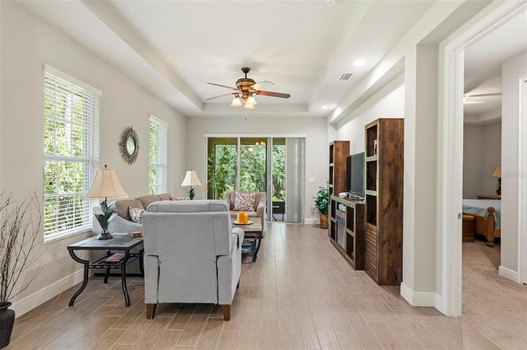 For Sale: $315,000 (2 beds, 2 baths, 1594 Square Feet)