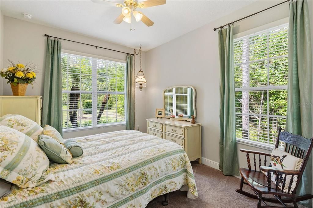 For Sale: $315,000 (2 beds, 2 baths, 1594 Square Feet)